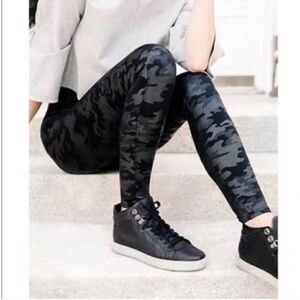 NWT SPANX Faux Leather Camo Legging Size Small